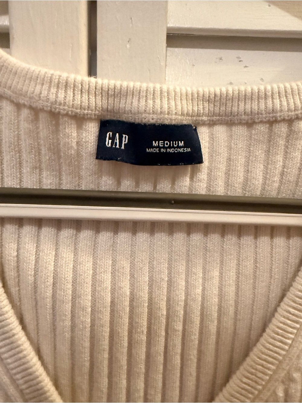 GAP Cream Ribbed V-Neck Button Knit Top - Picture 2 of 3
